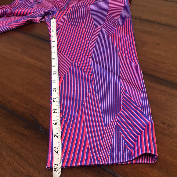 Under Armor Heat Gear Leggings Purple and Pink-Youth Large - Picture 6 of 6